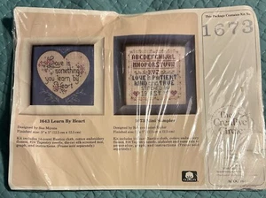 Creative Circle Cross Stitch Kit 1673 5x5 Mini Sampler 14 Count Kit - Picture 1 of 5