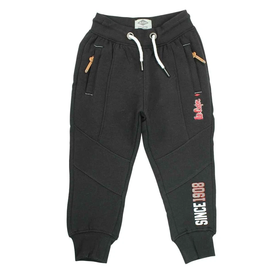 Boys' Jogging Pants. Avengers, Lee Cooper. Color Black. From 4 To 7 Years - Image 1 of 1