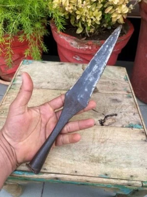 Espada de daga de extremo de lanza con cabeza de lanza de período mogol forjada a mano de hierro antigua del siglo XVIII Foto 1 de 4