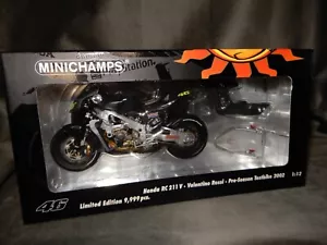 Moto Minichamps 1/12 V Rossi Honda RC211V pre stagione Testbike 2002 - Foto 1 di 6