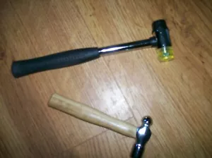 Zwei kleine Mehrzweckhämmer Hammer und Kugelhahn - Bild 1 von 8