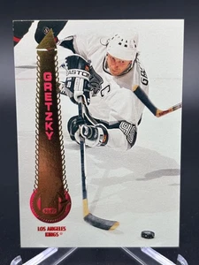 1994-95 Pinnacle Wayne Gretzky No. 200 - Picture 1 of 10