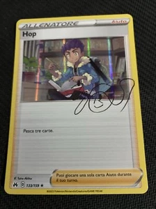 HOP 133/159 AIUTO Rara Foil Holo in Italiano POKEMON Allenatore - Picture 1 of 1