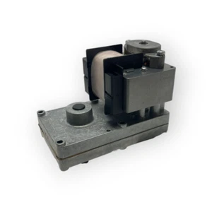 MOTORÉDUCTEUR BCZ 504 M504/9,5 2 RPM ARBRE Ø 9,5 mm 230V POÊLE À PELLETS - Picture 1 of 2