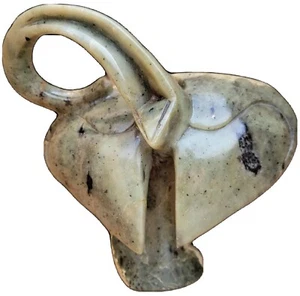 Bellissima scultura astratta in pietra serpentina elefante intagliato firmata 7x6 pollici - Foto 1 di 9