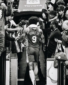 Kelly Oubre Jr. Walk Off Tunnel Philadelphia 76ers 8x10 NBA Foto - Bild 1 von 1