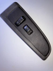 Control de bloqueo de ventana GMC Chev 03-07 con bisel de ajuste pasajero derecho OEM negro/negro - Imagen 1 de 5