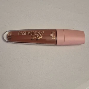 Mousse de terciopelo duro caramelo Demi color de labios mate Biscotti - Imagen 1 de 4