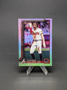 2025 Topps Serie 1 - Ronald Acuña Jr. #207 Rainbow Foilboard - Imagen 1 de 2