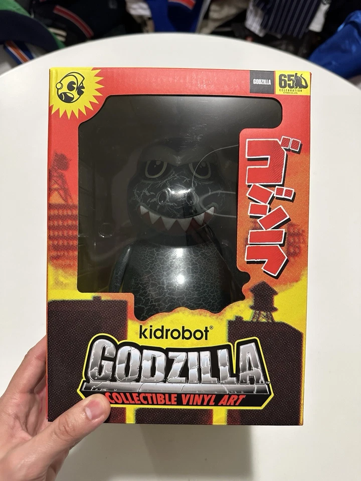 Kidrobot Godzilla 1954 Crackle Edition Glow in The Dark Vinyl Figure
