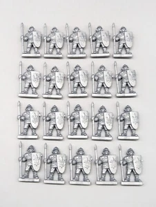 Juego de mesa Lionheart 1997 Medieval Warfare repuesto 20 piezas de infantería plateadas - Imagen 1 de 5