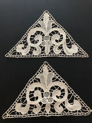 dentelle ancienne : triangles - Photo 1/4