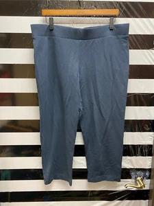 Women "purejill" navy blue cropped leggings. Size Large. Prev.owned - Picture 1 of 2