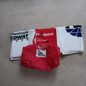 3 toallas NASCAR, (2) Lowe's Motor Speedway, Bill Elliott 1991 y bolsa Winston - Imagen 1 de 18