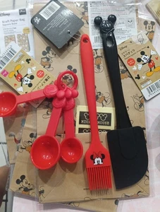 Espátula y cucharas medidoras de silicona para cocina Disney Mickey Mouse/cepillo y bolsa de regalo - Imagen 1 de 7
