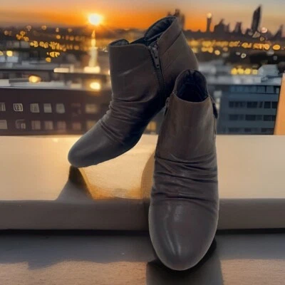 Kim Rogers “Tess” Botines Castaño Imitación Cuero Hebilla Acento Bota Talla 8.5M Foto 1 de 4