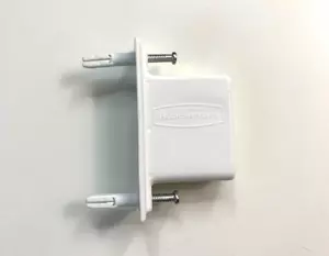 Rubbermaid Fixed Mount Wall End Bracket FG3D32LWWHT Plastic 3D32 Support NEW - Picture 1 of 5