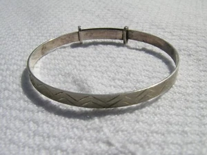 Sweet tiny vintage engraved adjustable baby's silver christening bangle bracelet - Picture 1 of 5