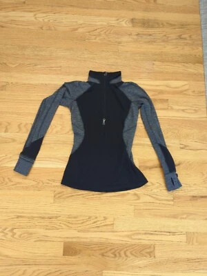 Lululemon Jacket Women Size 4 Gray Striped Cold Hands Warm Heart Pullover K16 - Image 1 of 4