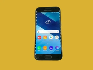 Samsung Galaxy A3 (2017) A320FL 16GB Negro Cielo, Desbloqueado, Usado, Rayado - Imagen 1 de 5