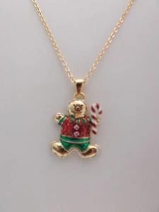 Colgante de pan de jengibre multicolor enchapado en oro con cadena de 16". - Imagen 1 de 1