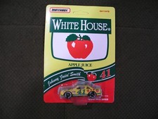 1992 Matchbox Superstars Johnny Smith #41 White House Racing 1/64 scale car 