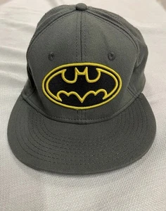 New DC Comics Batman Fitted Hat Grey Black Superhero - Picture 1 of 14