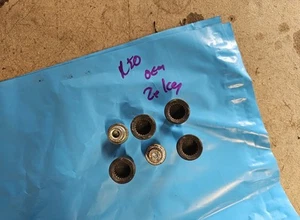 MINI Dado bullone ruota bloccaggio set completo 2x chiavi per R50 R52 R53 OEM ORIGINALE - Foto 1 di 1