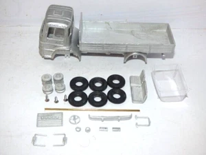 Promod Truck Kit Scala 1/50 Dodge Commando Dropside - Foto 1 di 1