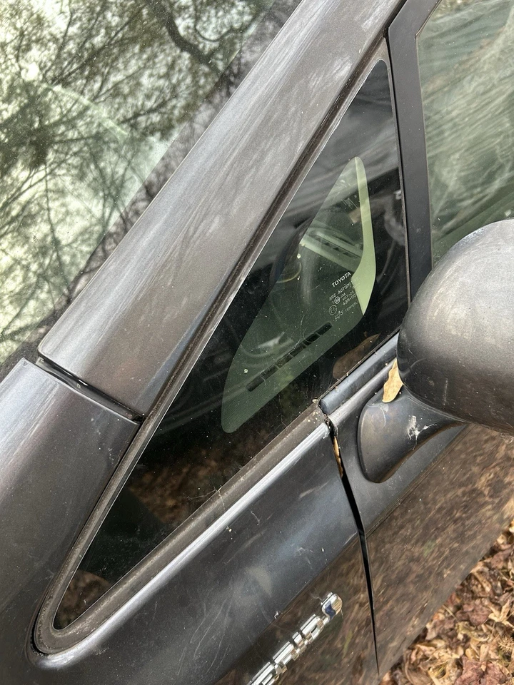 12-18 Toyota Prius V pilar A poste de parabrisas vidrio lado izquierdo del conductor OEM Foto 1 de 1