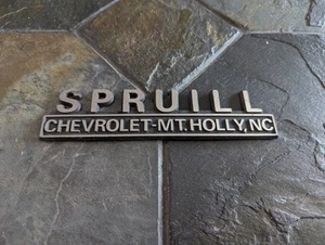RARE Spruill Plastic Chevrolet Mt. Holly North Carolina NC Dealer Emblem Badge - Bild 1 von 2