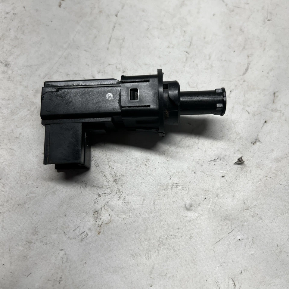 Jeep Grand Cherokee 2014-2024 pedal de freno luz de freno interruptor Ram Durango OEM Foto 1 de 4