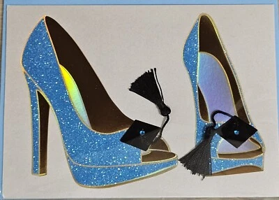 Tarjeta de graduación de papiro tacones altos azules con borlas camino a la fabulosidad Foto 1 de 4