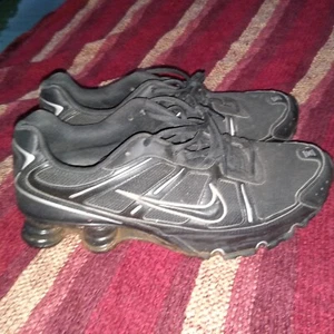 Nike Shox Turnschuhe Herren Gr. 12 schwarz silber perforiert 2008 346056-001 BRS1000 - Bild 1 von 5