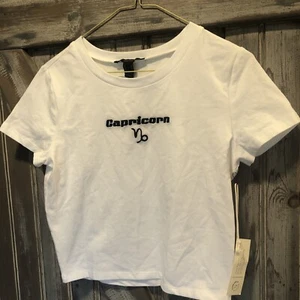 CAPRICORN SIGN ASTROLOGY White Organic Cotton Y2K Baby Tee Crop Top Medium NEW - Picture 1 of 18