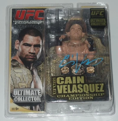 FIGURA DE ACCIÓN FIRMADA POR CAIN VELÁSQUEZ AUTO'D UFC RONDA 5 BAS COA CHAMPION AKA 155 Foto 1 de 4