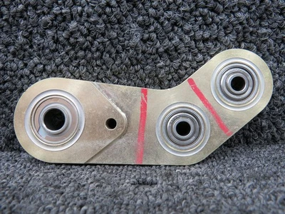 27853-004 Cirrus Vision Jet SF50 Roll Bellcrank под правую руку - Изображение 1 из 4