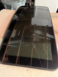Toyota Tundra 2008 to 2016 Sunroof Glass and Shade - Picture 1 of 3
