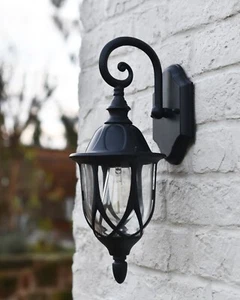 Moreton Outdoor Wall Light Traditional Garden Lantern Outside Lighting IP44 - Picture 1 of 8