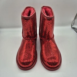 UGG Jugend Größe 11 Classic II Gel rote Herzen kurze halbhohe Stiefel Plüsch (610) - Bild 1 von 11