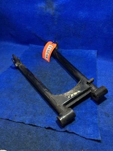 Braccio oscillante posteriore Triumph T120 T140 Oif 83-2513 #89 - Foto 1 di 9