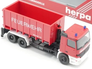 Herpa 044615 MB Actros M Roll Trough Fire Brigade 1:87 Mint! Ob Sg 1705-02-03 - Picture 1 of 3
