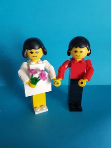 Lego Homemaker Großkopffiguren Tortenfigur Lesben Hochzeit 2 Frauen MOC - Bild 1 von 1