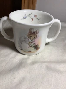 Vntg 1986 World of Beatrix Potter two handle mug "Hunca Munca" by Royal Albert - Picture 1 of 7