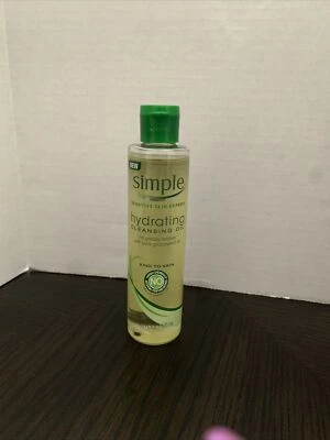 Simple Sensitive Skin Experts Hydrating Cleansing Oil 4.2 OZ. Foto 1 de 2