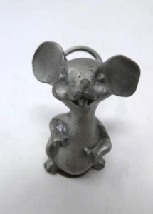 Figura de ratón coleccionable pequeña con acentos de peltre Hudson de 1 3/4 pulgadas de alto - Imagen 1 de 4