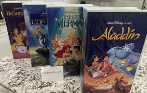 🔥 Disney Classic VHS Box Silk Touch Überwurf 50" × 70" Set Sams Club Brandneu - Bild 1 von 9