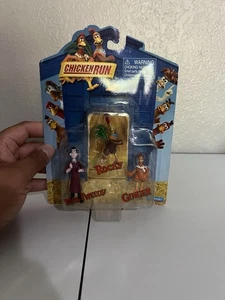 Playmates 2000 Chicken Run figures Rocky/Mrs Tweedy/Ginger sealed - Picture 1 of 2