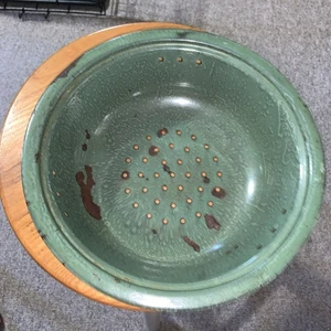 Green Speckled Graniteware Enamelware Strainer Colander Vitnage Canning & Cheese - Picture 1 of 6
