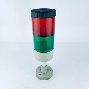 MILANO signal tower with green and red lights. - Picture 1 of 7